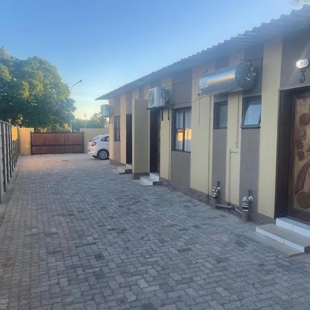 Sabrina Guesthouse Tsumeb Extérieur photo
