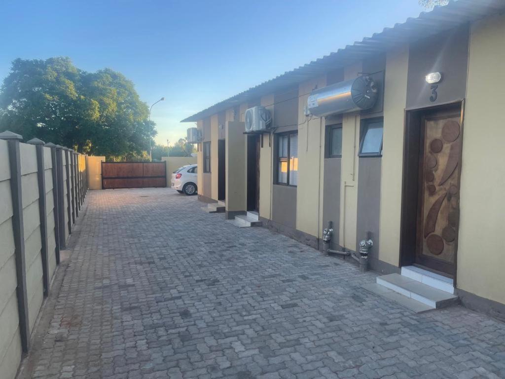 Sabrina Guesthouse Tsumeb Extérieur photo
